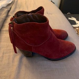 STEVE MADDEN BOOTIES